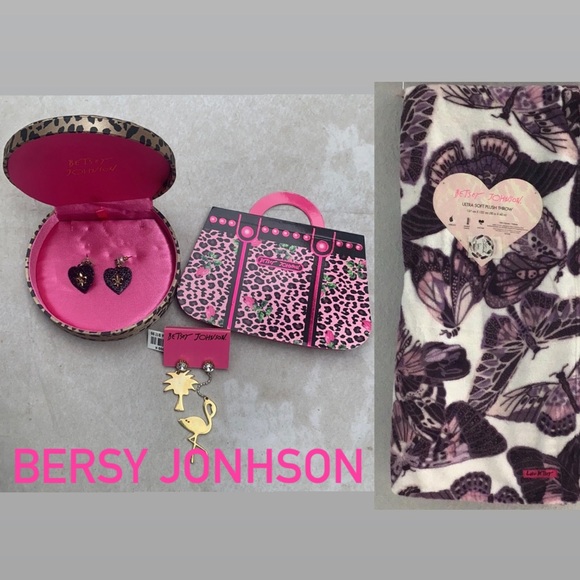 Betsey Johnson blanket and earring set - Picture 2 of 16